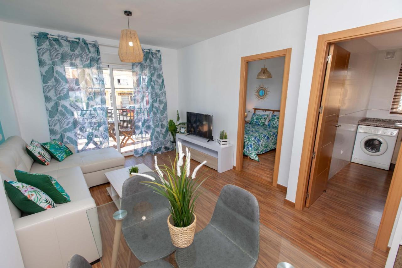 Holidays By The Sea Apartments マラガ エクステリア 写真