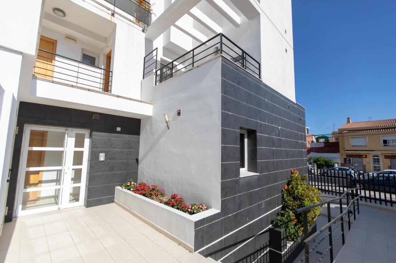 Holidays By The Sea Apartments マラガ エクステリア 写真